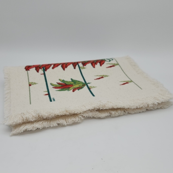 4 Woven Placemats and 4 Napkins "GRAND CANYON"CHILI PEPPERS  Artist Signed. New. - Picture 7 of 10